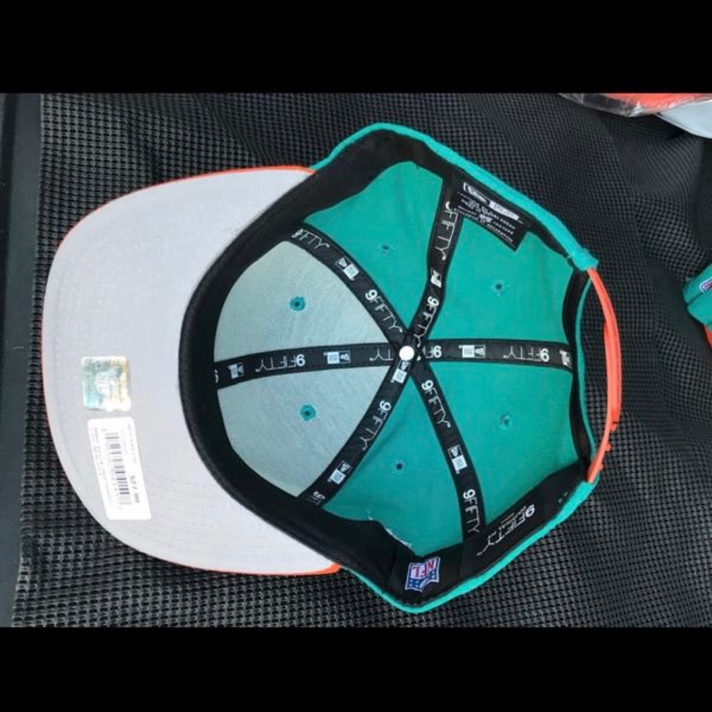 Official NFL New Era 9fifty snapbackMiami Dolphins - Picture 3 of 4